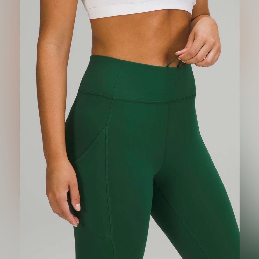 Lululemon Invigorate High-Rise Crop 23" Size 4
Everglade Green Like New Cond.